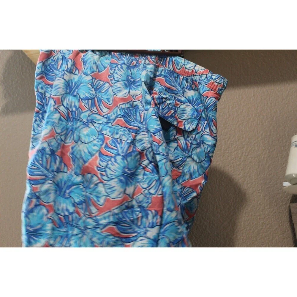 Vineyard Vines Blue Floral Swim Trunks Shorts Lined Men's size Medium